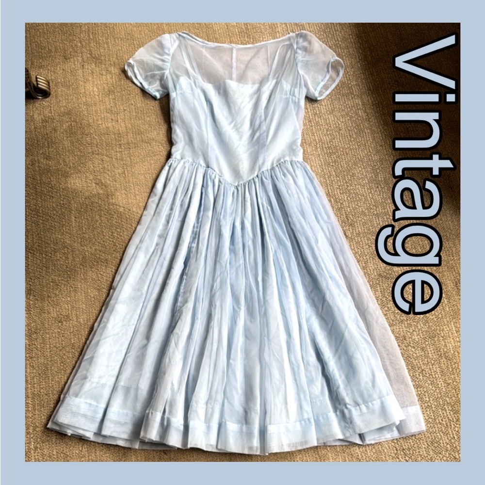 Vintage Women’s Light Blue Short Sleeved Zippered Back ~ Sz S